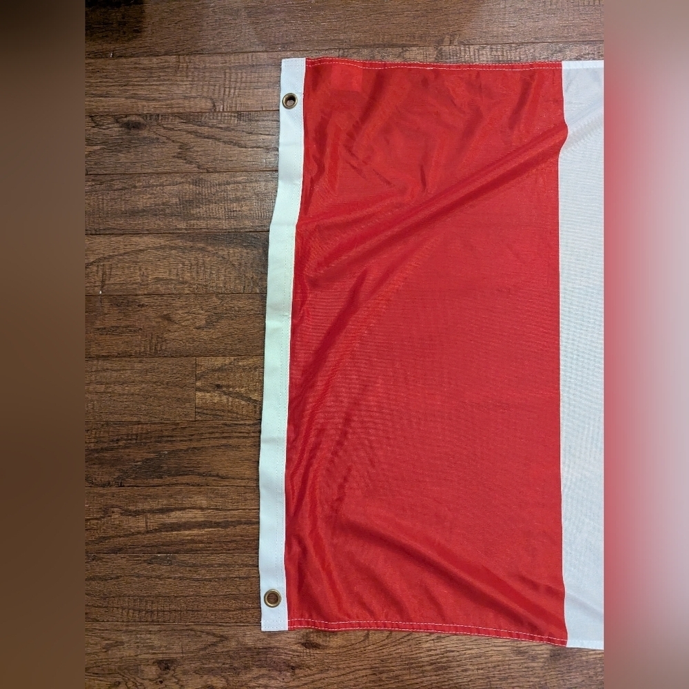 Flags Unlimited Premium Canada Flag approximately 27"x 54" (Outdoor Indoor) - Picture 2 of 10